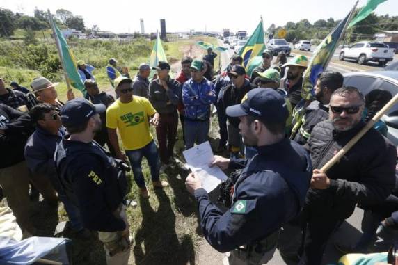 Ministério da Justiça alerta que além da multa, condutores podem ter o direito de dirigir suspenso