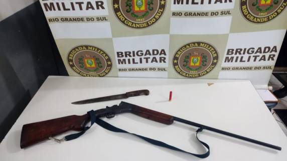 Homem agride mulher e coloca fogo na casa e no veículo da família - foto 3