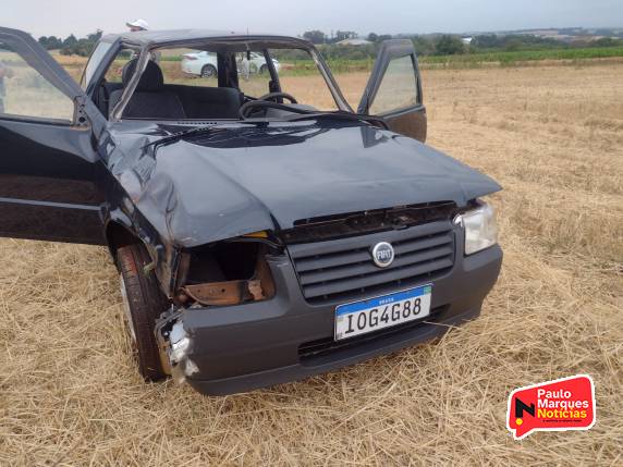 Homem fica ferido após saída de pista seguida de capotamento de veículo em Bela Vista, Três de Maio - foto 5