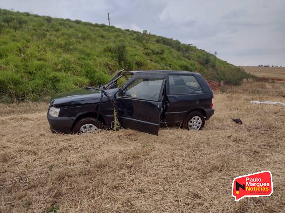 O acidente aconteceu ao lado do trevo da BR-472