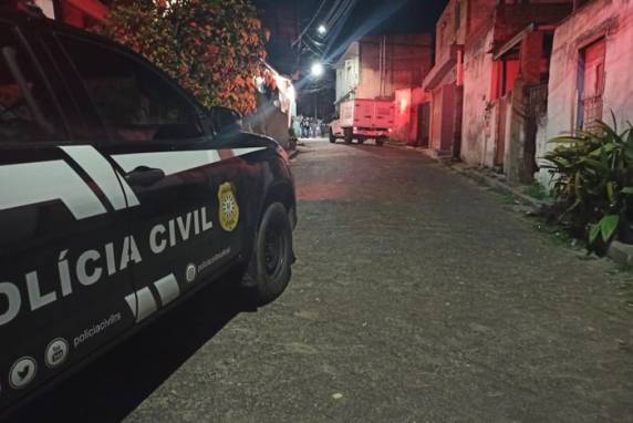 Alta dos assassinatos teve desaceleração na comparação com os dois meses anteriores, no entanto. Registros de roubos caíram