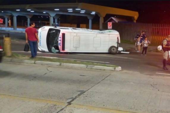 Acidente ocorreu próximo ao terminal Antônio de Carvalho