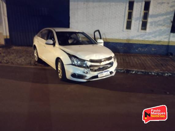 Caminhoneta da Prefeitura de Três Maio capota em acidente no Centro da cidade - foto 3