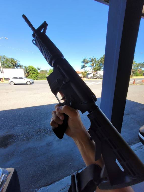 PRF apreende fuzil, pistolas e centenas de munições escondidos em fundo falso - foto 3