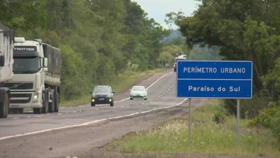 Defesa de Arnildo Schunemann confirma que político se envolveu no acidente e que lamenta o ocorrido. Segundo polícia, motorista alegou que fugiu porque pensou se tratar de um assalto.