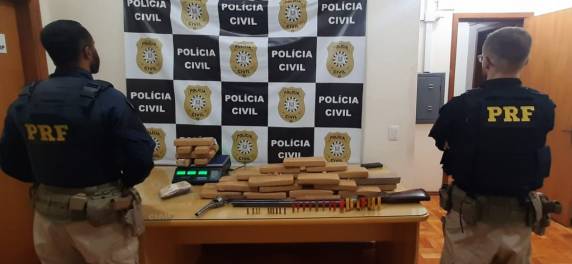 Ação policial conjunta prende 4 indivíduos e apreende maconha em deposito em Novo Barreiro - foto 3