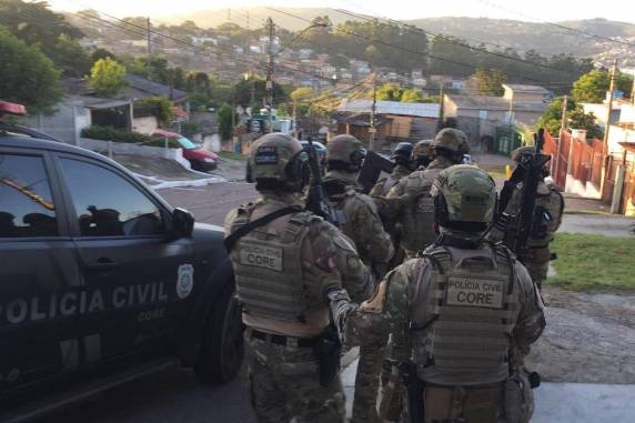 Grupo também trazia maconha do Uruguai. Investigação ainda apura lavagem de mais de R$ 1 milhão