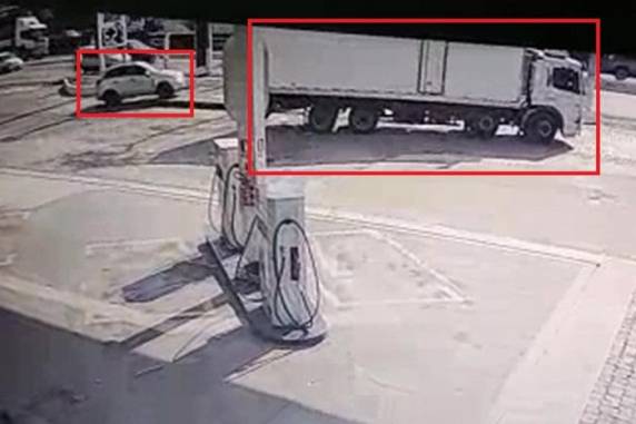 Outras três pessoas foram presas; motorista de caminhão que levava o material está entre os envolvidos