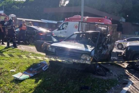 Valdivino Camargo Pruense, 70 anos, levava o neto Pedro Chagas Pruense, 10, para a escola, quando colidiu contra dois automóveis nesta quinta-feira
