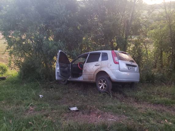 Acidente entre carro e caminhão deixa feridos na BR-386 em Mormaço - foto 2