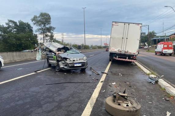 Homem dirigia um Fiat Uno