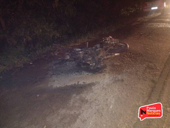 Acidente entre carro e moto deixa uma vítima fatal na BR-472 em Três de Maio - foto 6
