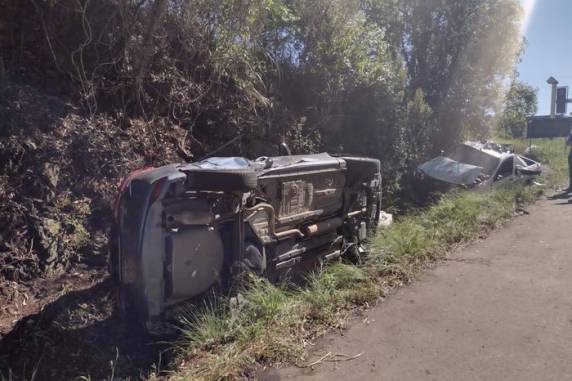 Acidente ocorreu por volta das 8h e envolveu um Yaris e uma Strada