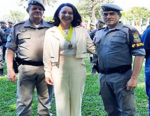 Vanderli de Barros é homenageada com Comenda do Comando Regional de Polícia - foto 3