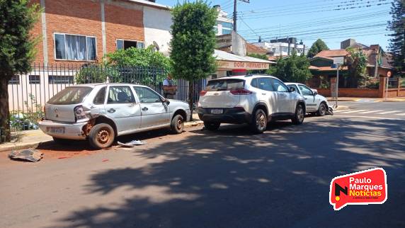 Condutora de caminhoneta tem mal súbito e provoca acidente que envolve outros três veículos - foto 2