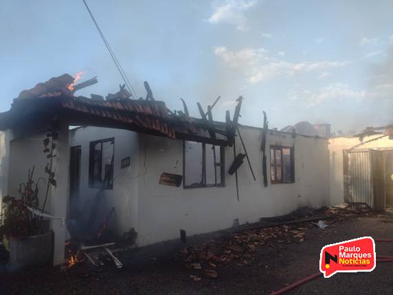 Casa é destruída por incêndio na comunidade de Bela Vista, Três de Maio - foto 6