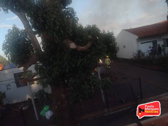 Casa é destruída por incêndio na comunidade de Bela Vista, Três de Maio - foto 9