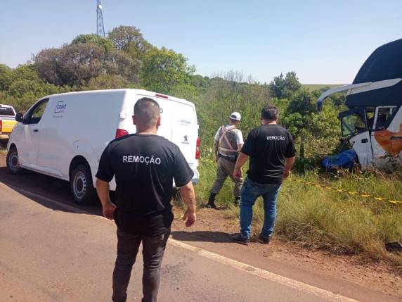 Identificado condutor de ônibus que morreu após colisão frontal na RS-324 - foto 2