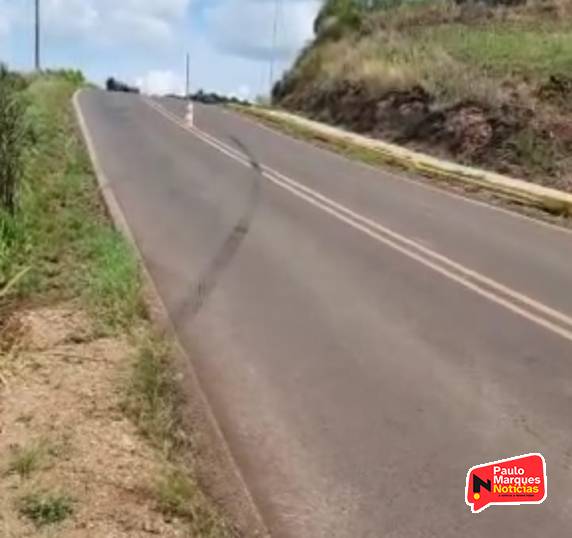 Veículo com cinco pessoas capota após saída de pista na RSC-472 em Boa Vista do Buricá - foto 6