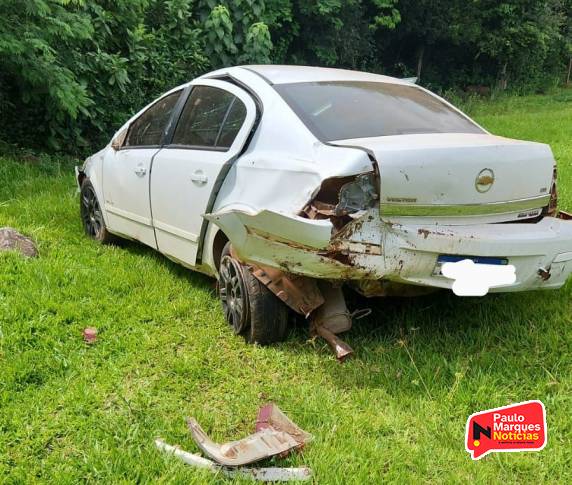 Veículo com cinco pessoas capota após saída de pista na RSC-472 em Boa Vista do Buricá - foto 4