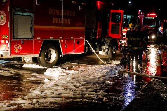 Incêndio atinge fábrica de grupo calçadista no Vale do Sinos - foto 4