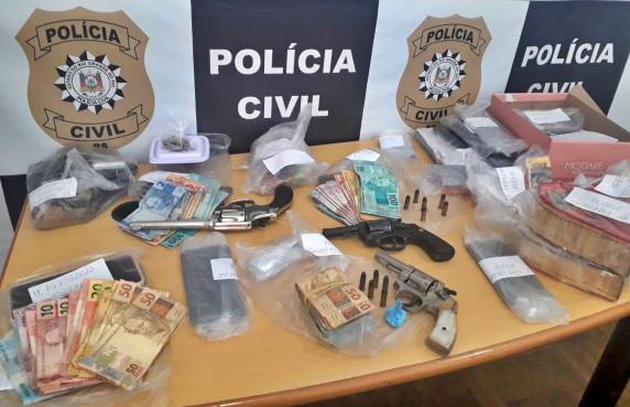 Comunidade de São Francisco de Assis, ao presenciar as prisões, em vários momentos aplaudiu a ação da Polícia Civil