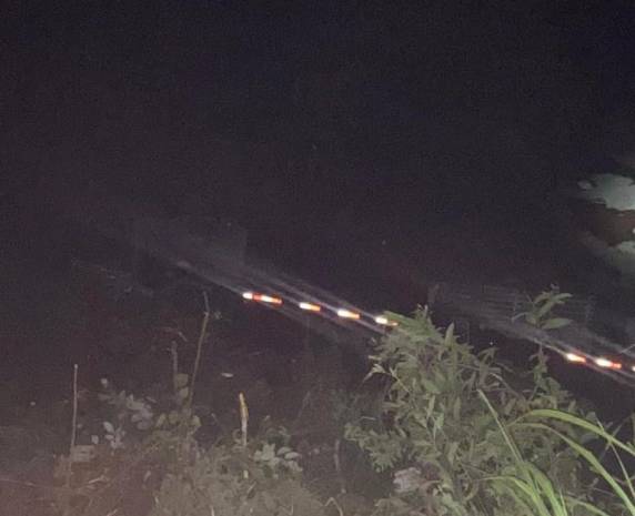 Acidente envolvendo dois veículos e um maquinário agrícola deixa dois feridos na RS-307, em Cândido Godói - foto 3