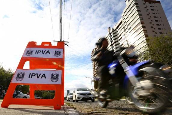 Motoristas que não quitarem com antecipação poderão parcelar em até seis vezes