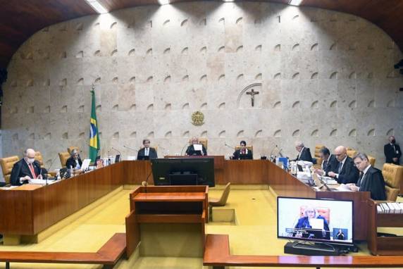 Sessão foi encerrada após pedido de vista dos ministros Ricardo Lewandowski e Gilmar Mendes e deve ser retomada na segunda-feira (19), de acordo com a presidente da Corte, Rosa Weber