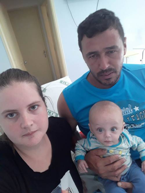 O pequeno Henryque precisa de vaga em outro hospital