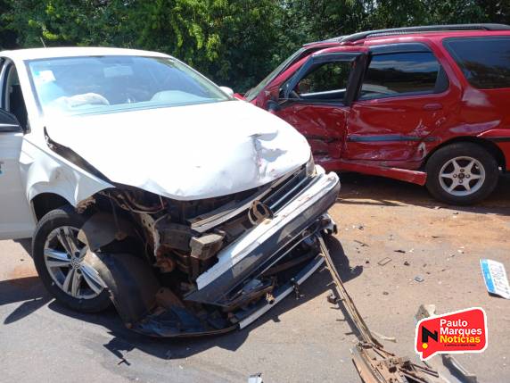 Colisão frontal deixa dois feridos na BR-472 em Três de Maio - foto 3