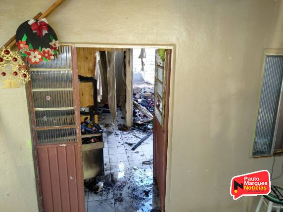 Incêndio destrói quatro casas em Boa Vista do Buricá - foto 6