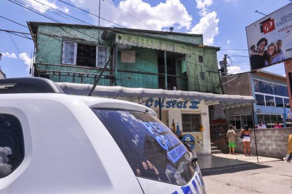 Vítima teria desistido de ir com amigos para a Estação Férrea e foi abordada por suspeito quando tentava retornar para casa