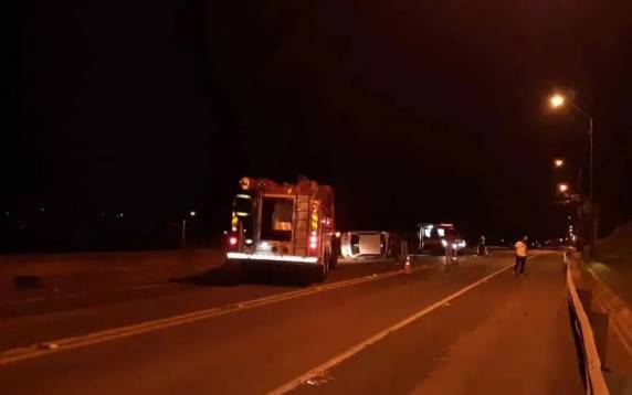 Acidente aconteceu na BR-116 em Correia Pinto, na Serra catarinense, na noite de 31 de dezembro. Vítima foi identificada como Apolinário Pereira de Lima, de 66 anos.