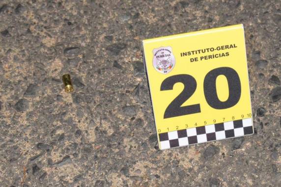 Taxista e cliente de bar estão entre três mortos em ataque motivado por revide entre facções em Porto Alegre - foto 4