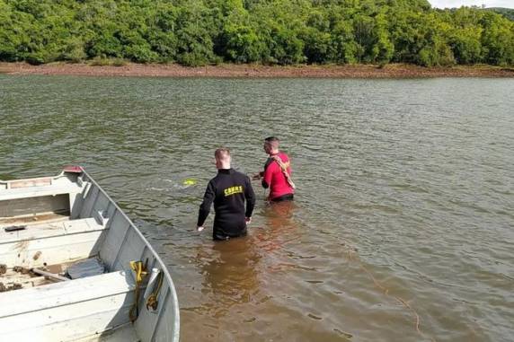 Adrovani Guedes aproveitava o primeiro dia do ano no lago da usina hidrelétrica Dona Francisca