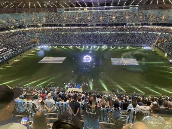Luis Suárez é apresentado pelo Grêmio: ''Prometo gols e vou tentar ganhar títulos'' - foto 3
