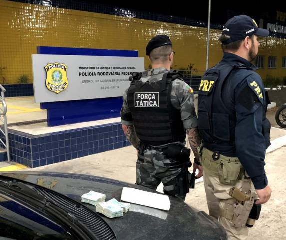 PRFs perseguiram o criminoso por mais de 50 km entre Uruguaiana e Itaqui, só parando após chegar numa barreira da BM à frente do trajeto de fuga.