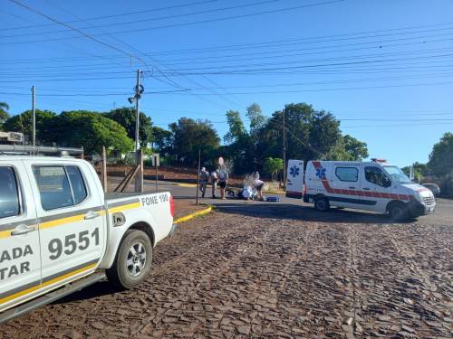 Colisão ocorreu na esquina da Rua Coroados com a Rua XV de Novembro