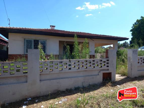 Casa abandonada no Centro de Três de Maio é novamente atingida por incêndio - foto 3