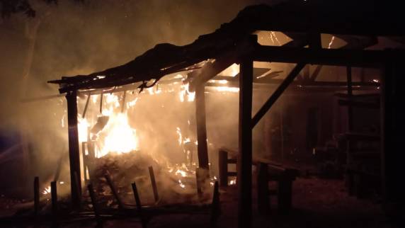 Incêndio em serraria mobiliza ação de populares e Bombeiros em Doutor Mauricio Cardoso - foto 2