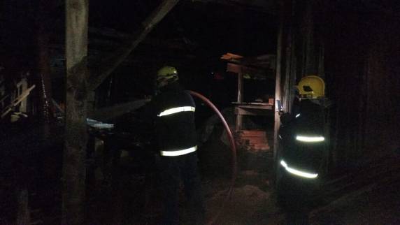 Incêndio em serraria mobiliza ação de populares e Bombeiros em Doutor Mauricio Cardoso - foto 3