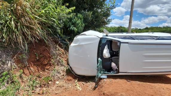 Homem tomba caminhoneta na RSC-472 entre Boa Vista do Buricá e Nova Candelária - foto 4