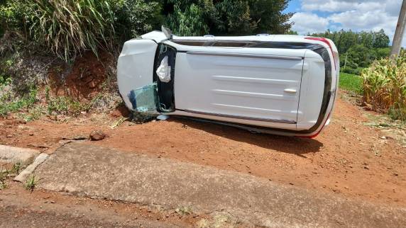 Homem tomba caminhoneta na RSC-472 entre Boa Vista do Buricá e Nova Candelária - foto 3