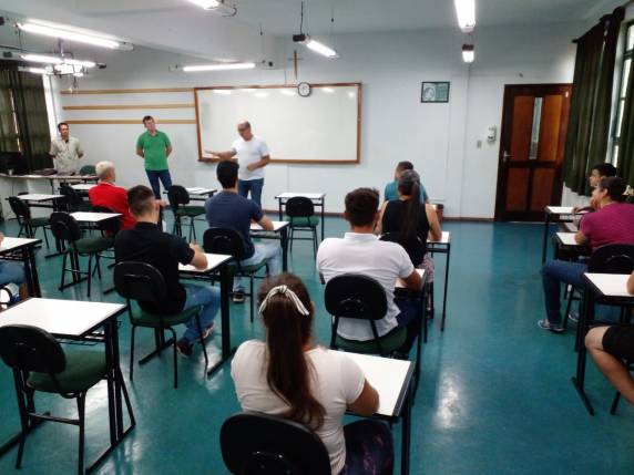 Serão realizadas mais de 100 horas/aula de segunda a quinta-feira