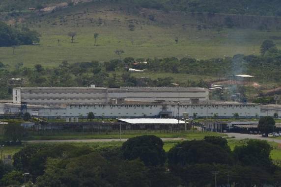 Envolvidos diretamente nos atos antidemocráticos de domingo terão o mesmo tratamento dos demais detentos, mas estão em celas separadas deles
