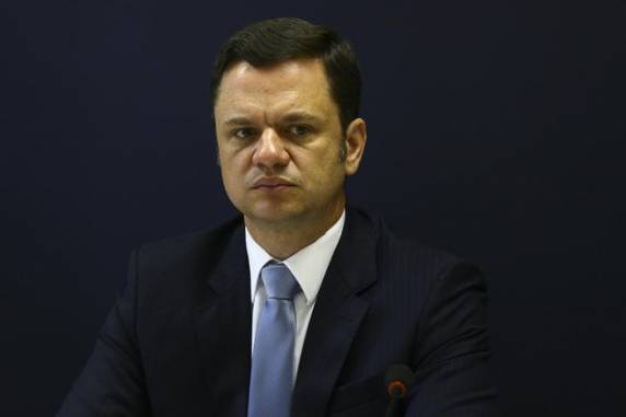 Ex-ministro é investigado por suposta conivência com as invasões que ocorreram em Brasília no domingo; pedido de prisão havia sido emitido por Alexandre de Moraes