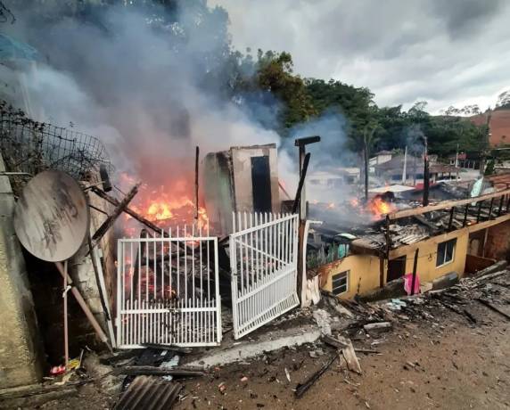 Pais da vítima foram à delegacia e prestaram depoimento. Caso aconteceu em Brusque, no Vale do Itajaí.