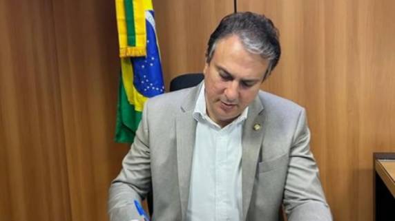 O ministro da Educação anunciou a medida na noite desta segunda-feira