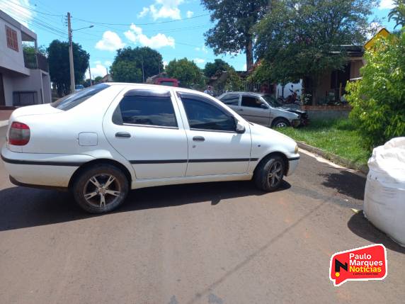 Idoso fica ferido após bater automóvel contra veículo estacionado e no muro de uma casa, em Três de Maio - foto 5